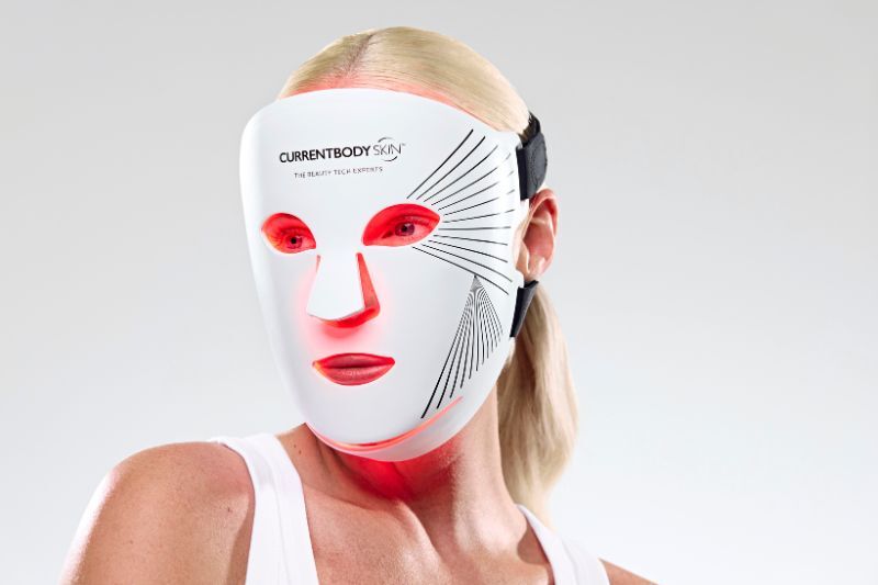 Red light therapy for scars